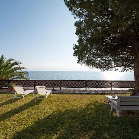 Cortesia Maritima - Seaside & Private Holiday home Amarynthos